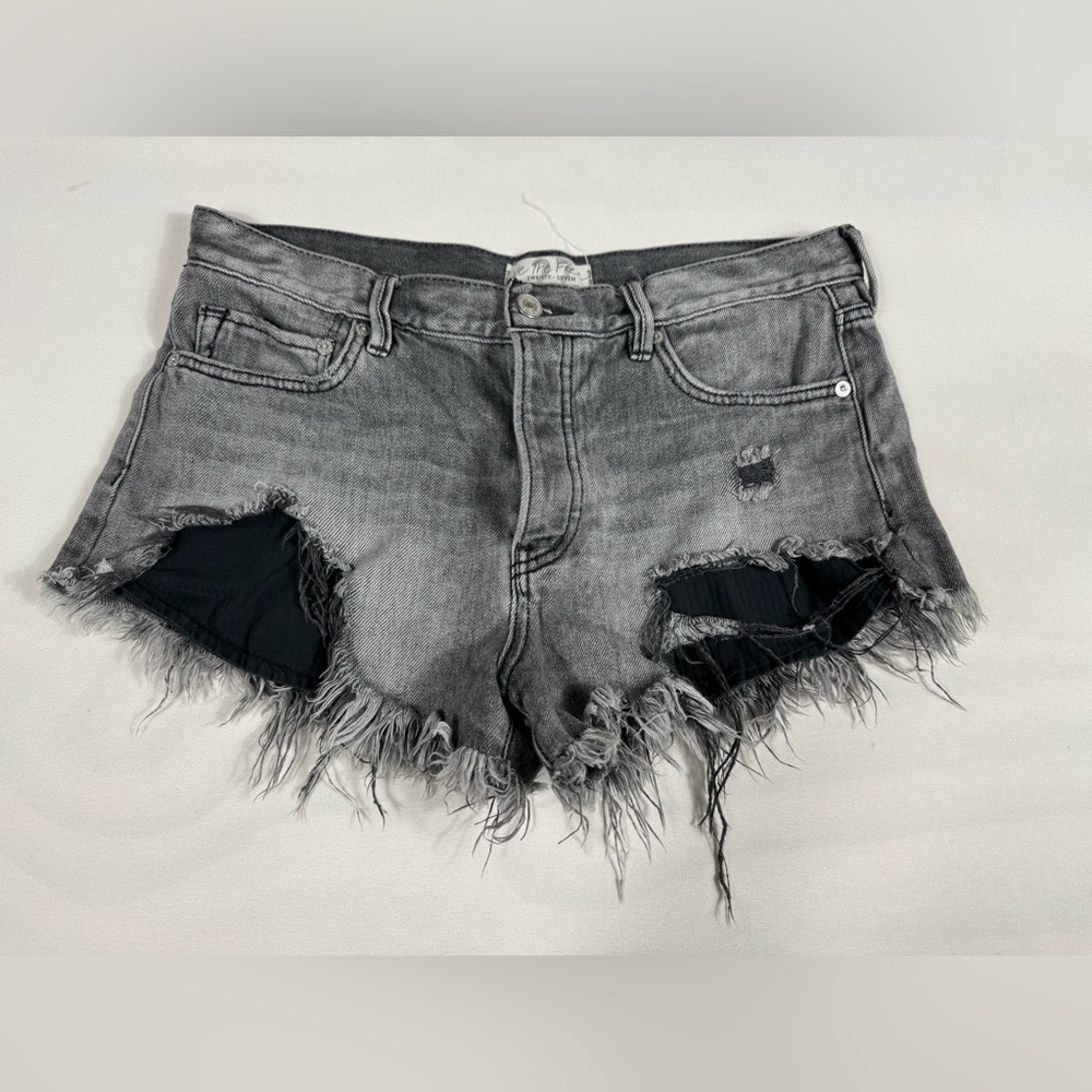 We the Free Loving Good Vibrations Cutoff Denim Shorts Black Women’s 27